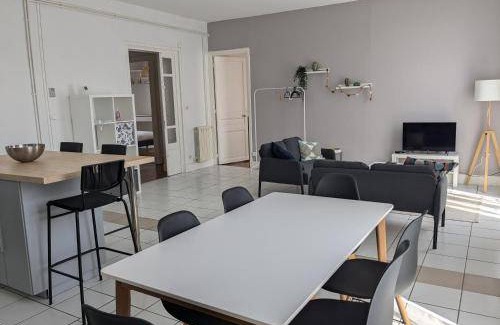 Nevers Apartment | 120 m² Apartment ∙ 1 bedroom ∙ 6 guests