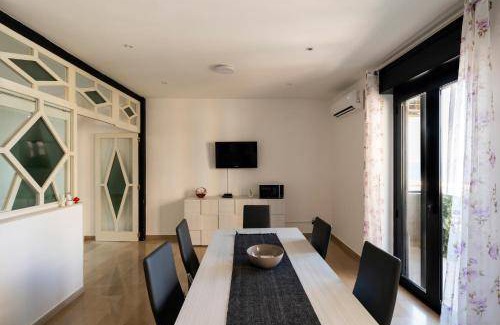 Municipio 3 Apartment | 120 m² Apartment ∙ 2 bedrooms ∙ 6 guests