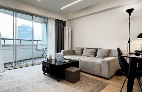 Huaihai Road Commercial Area Apartment | 120 m² Apartment ∙ 2 bedrooms ∙ 4 guests