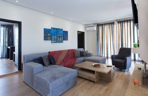 Glyfada Apartment | 120 m² Apartment ∙ 3 bedrooms ∙ 7 guests