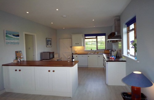 Dingle House | 120 m² Bungalow ∙ 4 bedrooms ∙ 6 guests
