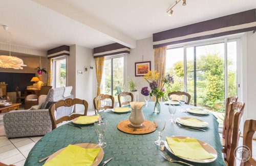 Le Neufbourg House | 120 m² Gîte ∙ 4 bedrooms ∙ 8 guests