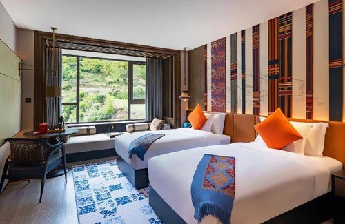 Jiuzhaigou Hotel | 120 m² Hotel ∙ 127 guests