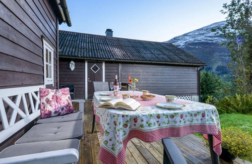Olden House | 120 m² House ∙ 1 bedroom ∙ 5 guests