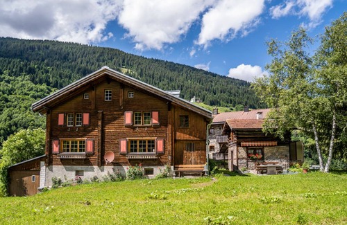 Lumnezia House | 120 m² House ∙ 2 bedrooms ∙ 4 guests