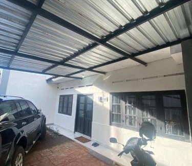 Banjarsari House | 120 m² House ∙ 3 bedrooms ∙ 7 guests