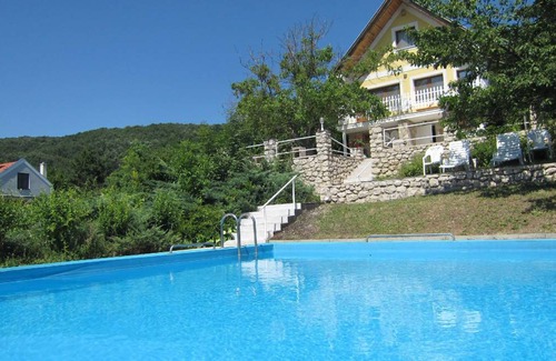 Sumeg House | 120 m² House ∙ 3 bedrooms ∙ 6 guests