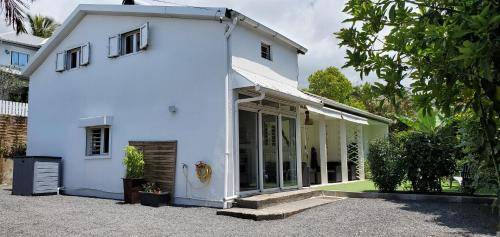 Sainte-Clotilde House | 120 m² House ∙ 5 bedrooms ∙ 10 guests