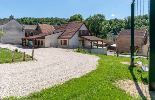 Bussy-le-Grand House | 120 m² House ∙ 3 bedrooms ∙ 6 guests