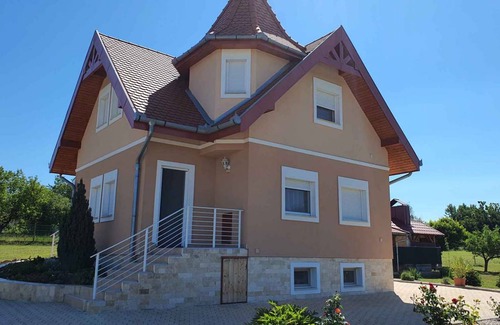 Balatonkiliti House | 120 m² House ∙ 2 bedrooms ∙ 8 guests
