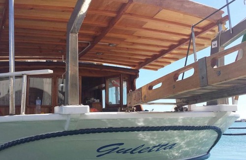 Trapani City Centre Boat Rental | 120 m² Houseboat ∙ 5 bedrooms ∙ 10 guests