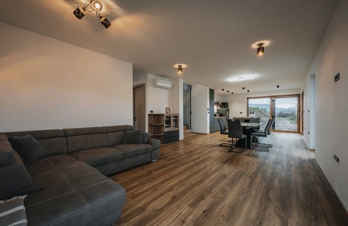 Ajdovscina Villa | 120 m² Villa ∙ 3 bedrooms ∙ 8 guests