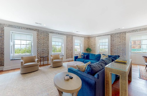 South of Broad Condo | 122 m² Condo ∙ 2 bedrooms ∙ 4 guests