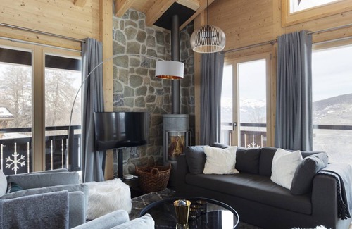 Granges Ski Chalet | 125 m² Chalet ∙ 2 bedrooms ∙ 4 guests