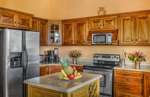 Dominicalito Villa | 127 5 STAR REVIEWS, SUNSETS 365, INFINITY EDGE POOL, WHITE WATER OCEAN VIEW