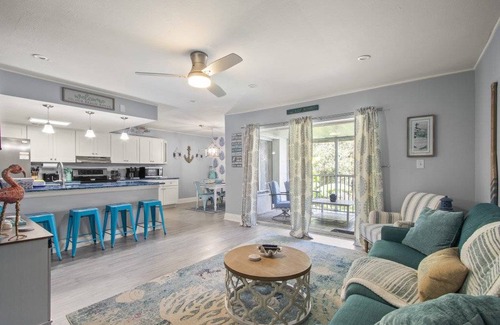 Bayview Condo | 128 m² Condo ∙ 3 bedrooms ∙ 5 guests