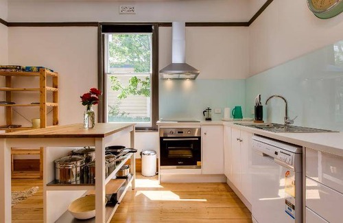 North Hobart House | 129 m² House ∙ 3 bedrooms ∙ 7 guests