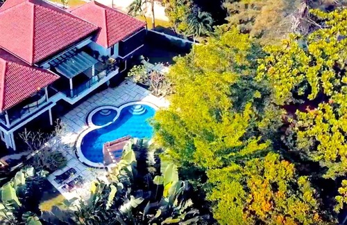 Taman Tanjung Villa | 12Haven Stunning Seaside Luxury Villa PD with Kids Pool