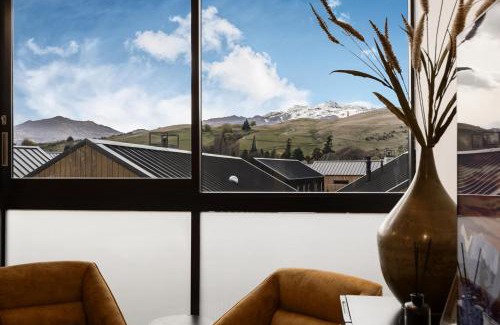Lake Hayes Apartment | 12th Avenue Suites