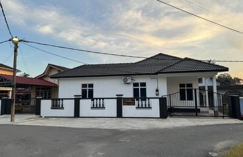 Wakaf Che Yeh House | 13 Avenue Homestay