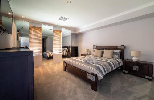 Brabham House | 13 Home Close To Swan Valley In Brabham