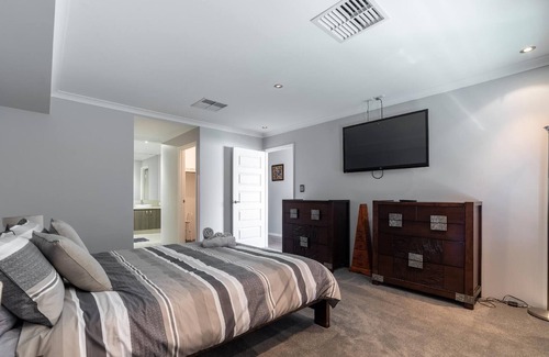 Brabham House | 13 Home Close to Swan Valley in Brabham Family perfect