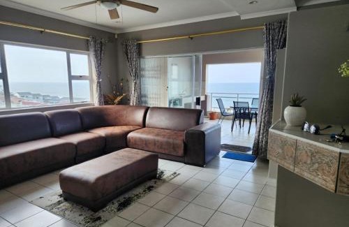 Manaba Beach Apartment | 13 on Collison