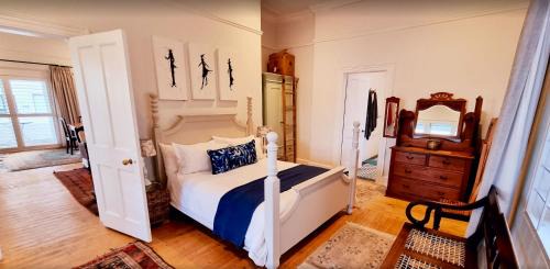 Westcliff House | 13 on Marine