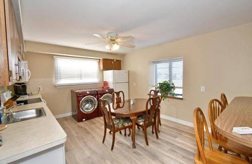 Anchor Bay Harbor Apartment | 130 m² Apartment ∙ 2 bedrooms ∙ 13 guests