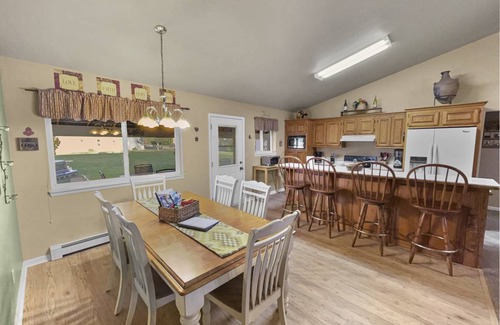 Lazear House | 130 m² House ∙ 3 bedrooms ∙ 6 guests