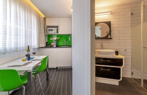 Tel Aviv Apartment | 130 Rock Apartments