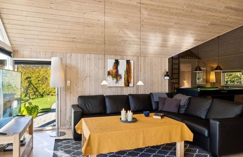 Vibæk Strand House | 131 m² House ∙ 1 bedroom ∙ 12 guests
