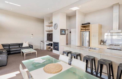 Whitianga Resort | 131 m² Resort ∙ 3 bedrooms ∙ 127 guests