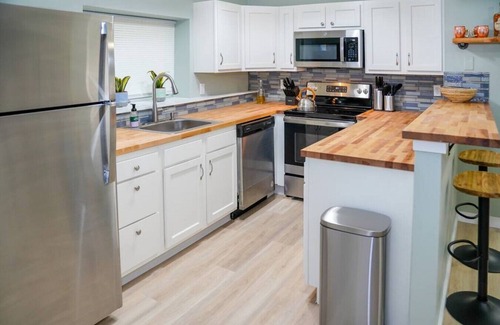 Lawrence House | 1316 Iowa St. · [S] Cozy Studio for a Peaceful Lawrence Getaway!