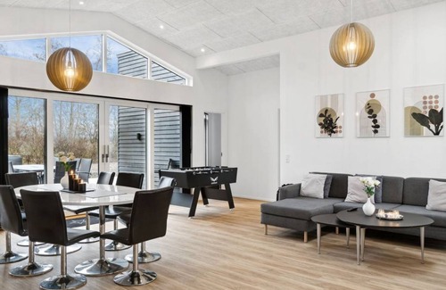 Odder House | 133 m² House ∙ 1 bedroom ∙ 12 guests