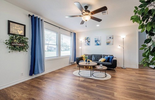North Shore House | 13335 cozy 4BR Emporia Escape downtown