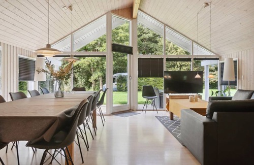 Vibæk Strand House | 134 m² House ∙ 4 bedrooms ∙ 12 guests