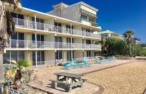 Crescent Beach Condo | 135 m² Condo ∙ 2 bedrooms ∙ 6 guests