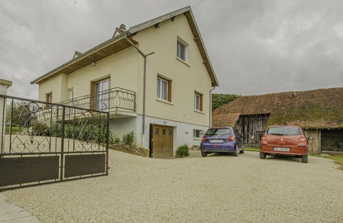 Chauffour-les-Bailly House | 135 m² Gîte ∙ 5 bedrooms ∙ 8 guests