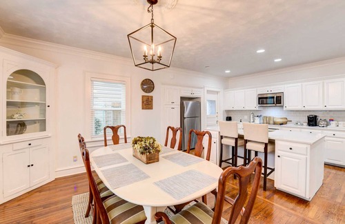 Austin Ave. House | 135 m² House ∙ 2 bedrooms ∙ 6 guests