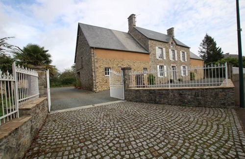 Servigny House | 138 m² Gîte ∙ 4 bedrooms ∙ 8 guests