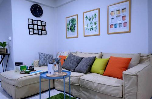 Samsen Nok House | 138 White Villa