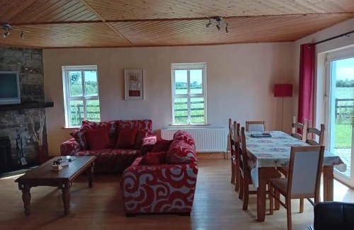 Castlecoote House | 139 m² House ∙ 4 bedrooms ∙ 8 guests