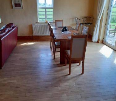 Castlecoote House | 139 m² House ∙ 4 bedrooms ∙ 8 guests