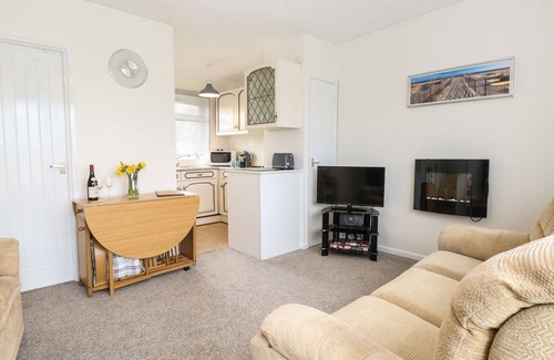 Mundesley Cottage | 14 SIESTA MAR, pet friendly, with a garden in Mundesley