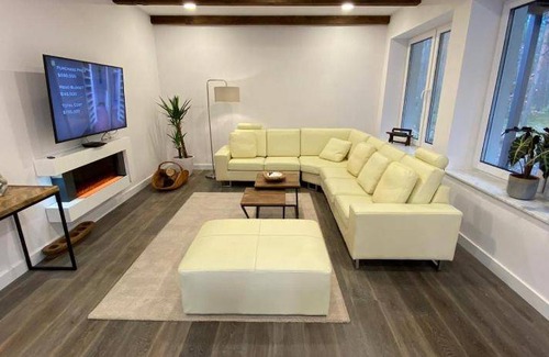 Otwock Apartment | 140 m² Apartment ∙ 3 bedrooms ∙ 6 guests