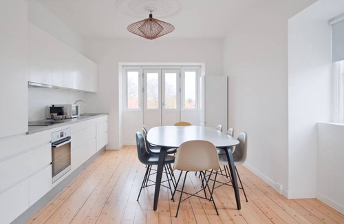 Hellerup Apartment | 140 m² Apartment ∙ 4 bedrooms ∙ 6 guests