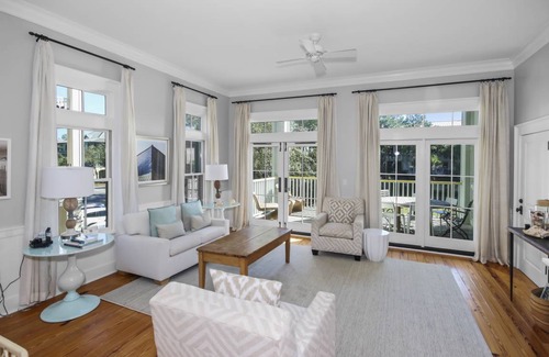 Beach District Condo | 140 m² Condo ∙ 2 bedrooms ∙ 5 guests