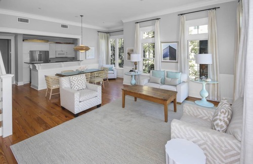 Beach District Condo | 140 m² Condo ∙ 2 bedrooms ∙ 5 guests