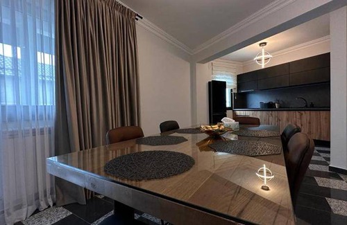 Buzau Apartment | 142 m² Apartment ∙ 2 bedrooms ∙ 4 guests